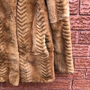 European Rabbit In New Condition Fur Coat